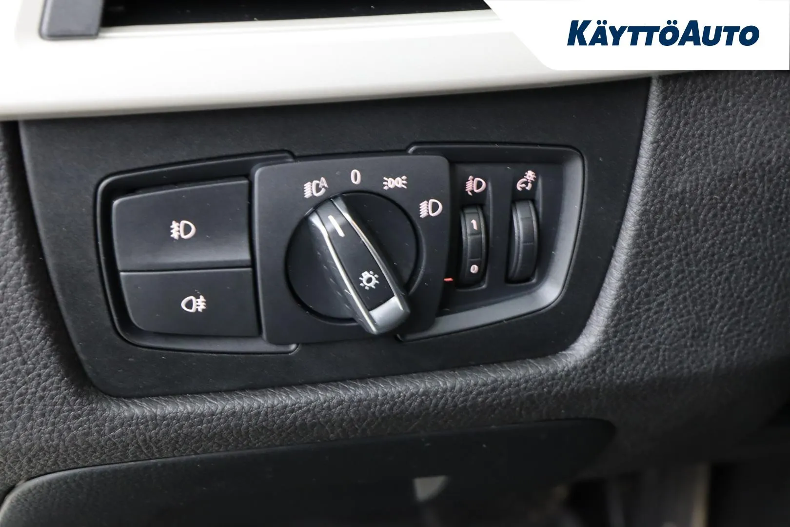 BMW 320 LOS-876 carousel image