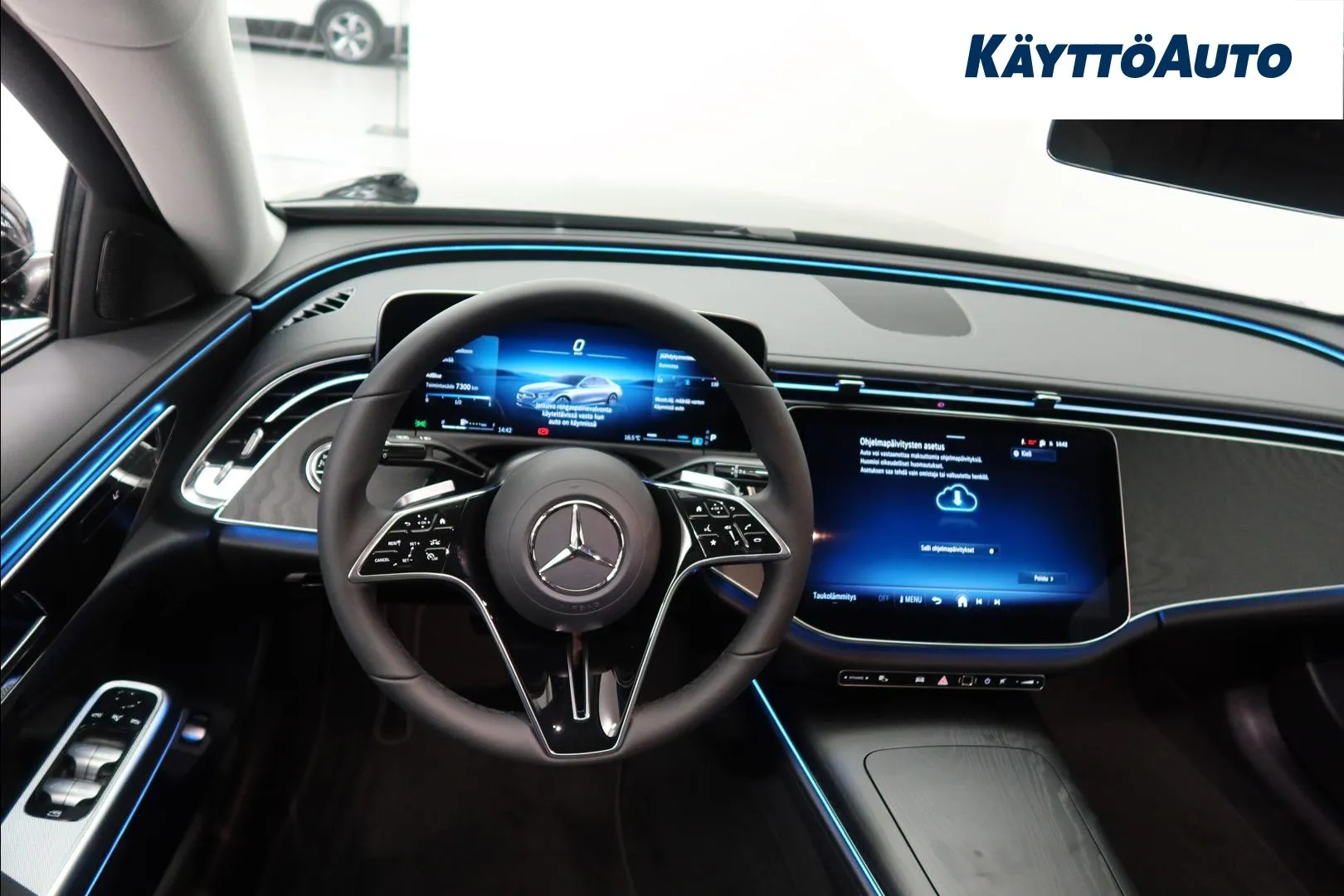 Mercedes-Benz E ISR-289 carousel image