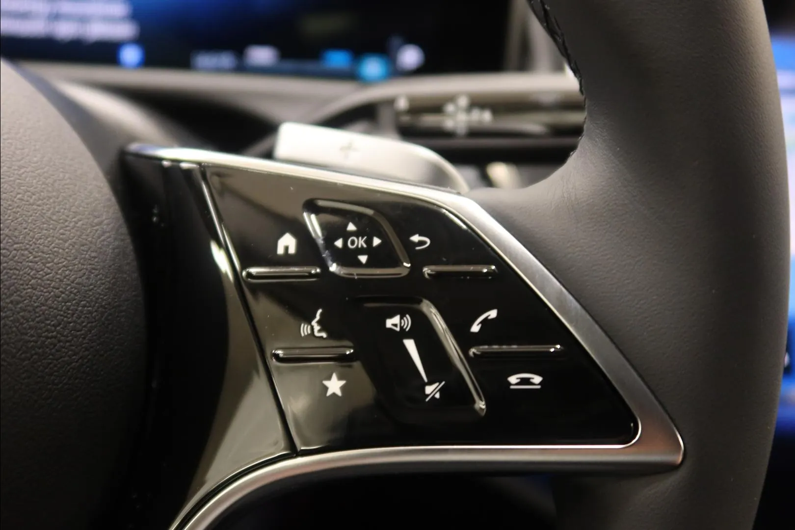 Mercedes-Benz E ISR-290 carousel image