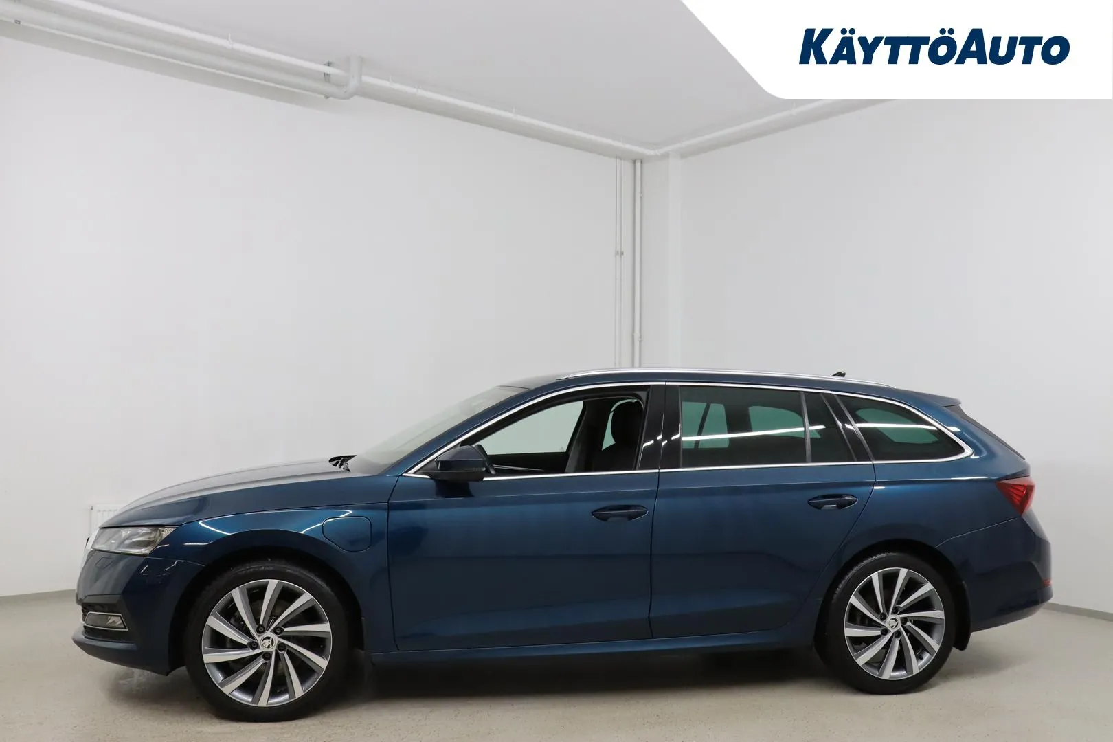 Skoda Octavia JLV-525 carousel image