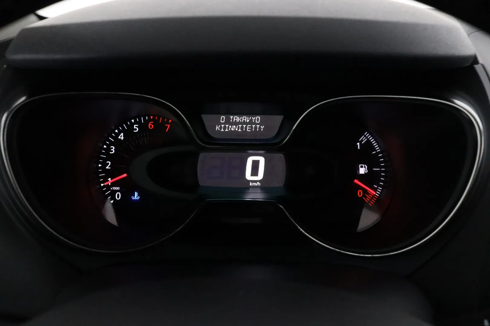 RENAULT Captur XOX-693 carousel image