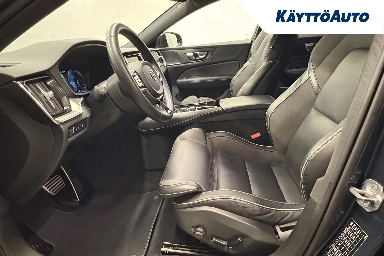 VOLVO V60 NML-415 carousel image