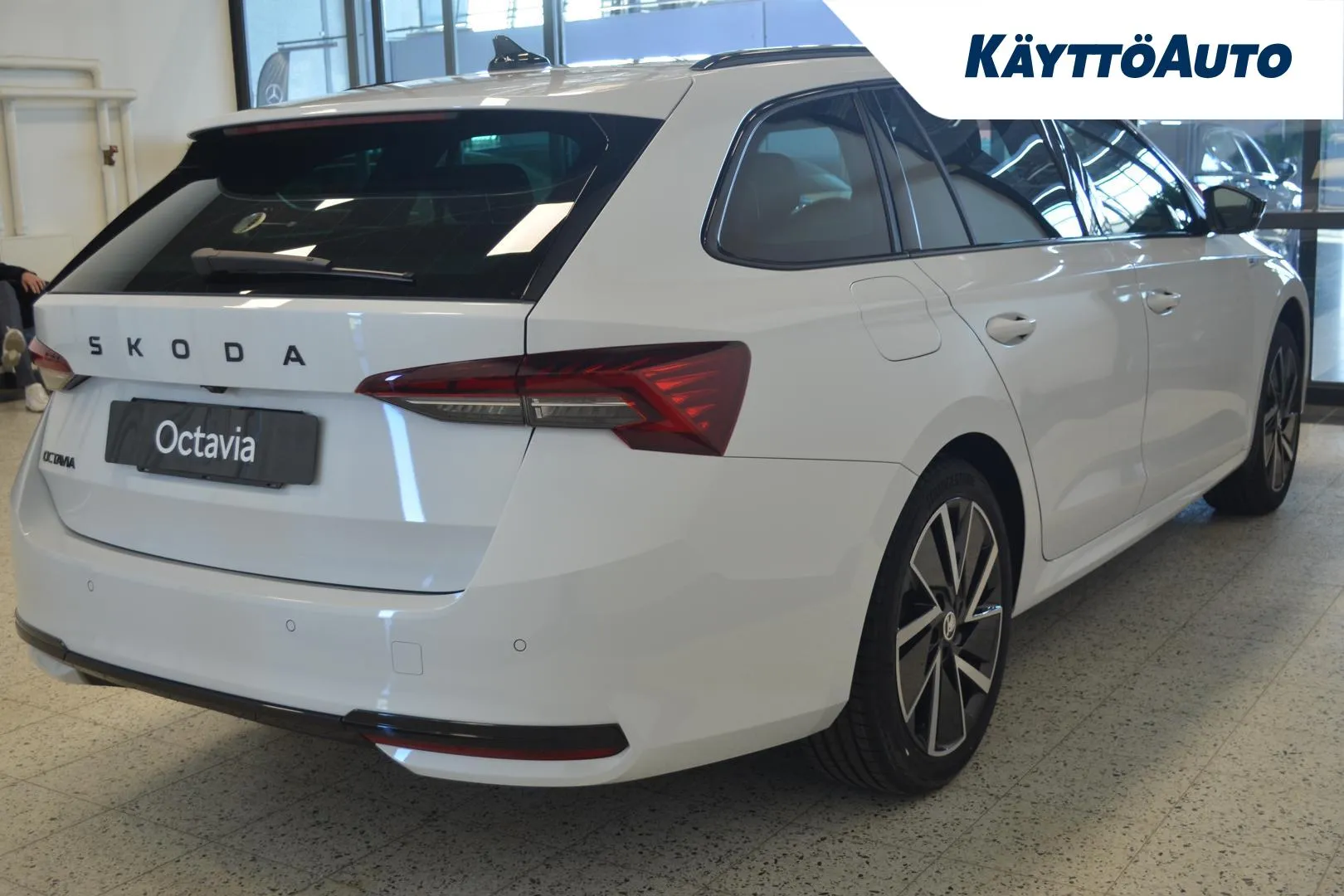 Skoda Octavia CRA-855 carousel image