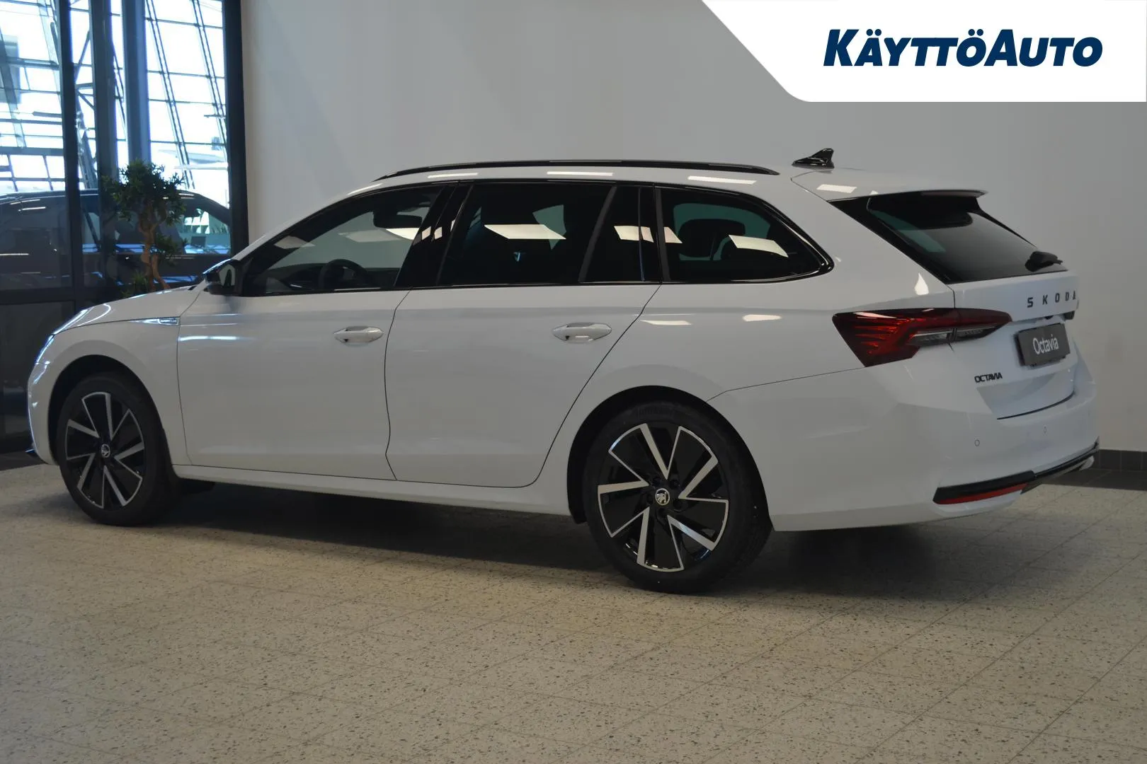 Skoda Octavia CRA-855 carousel image