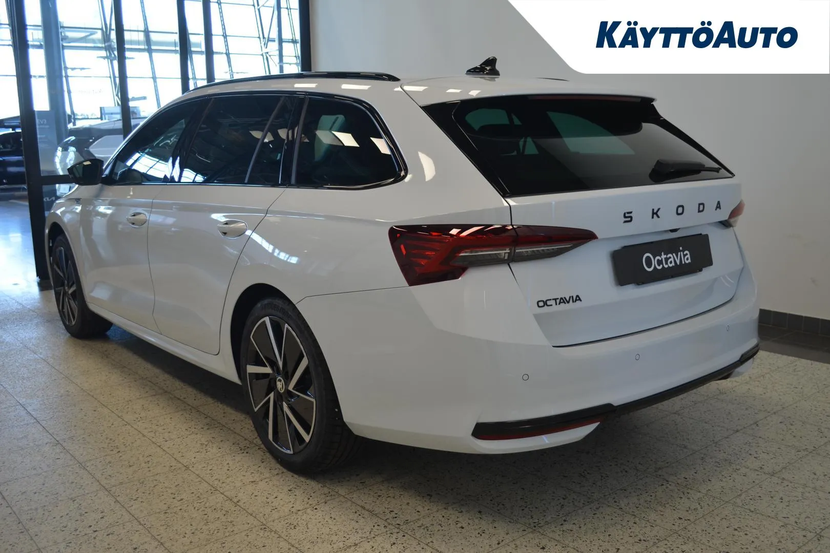Skoda Octavia CRA-855 carousel image