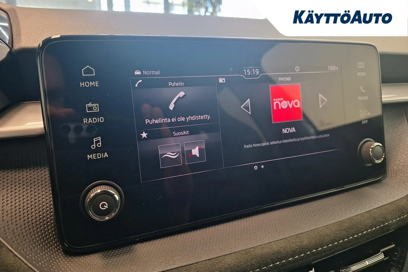 Skoda Fabia RXE-647 carousel image