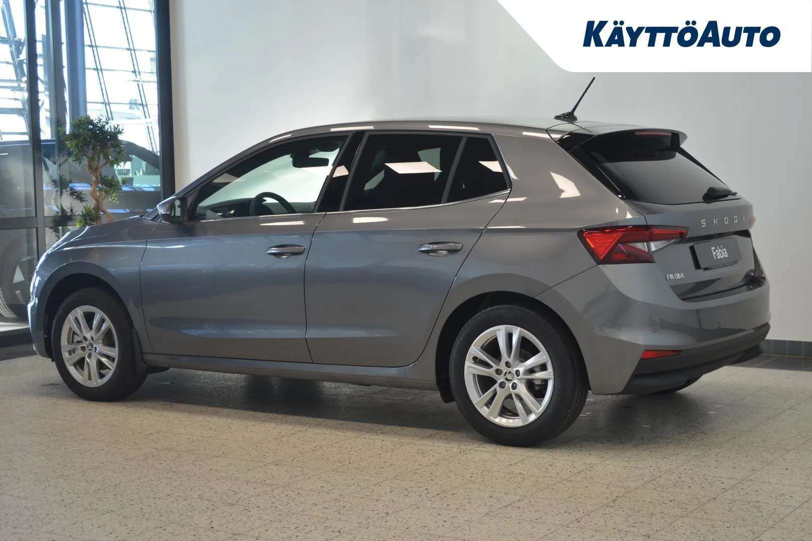 Skoda Fabia RXE-647 carousel image