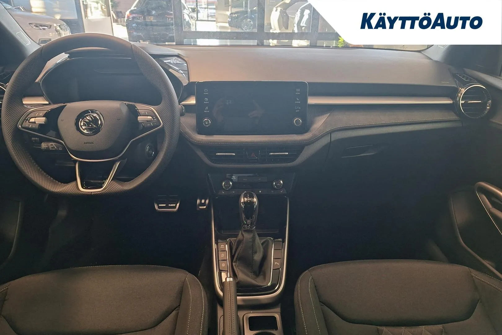 Skoda Fabia RXE-647 carousel image