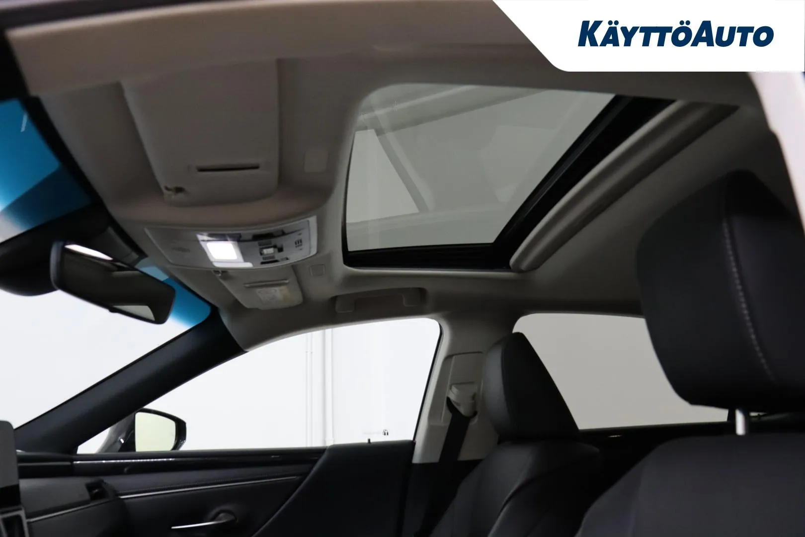 Lexus ES YXY-688 carousel image