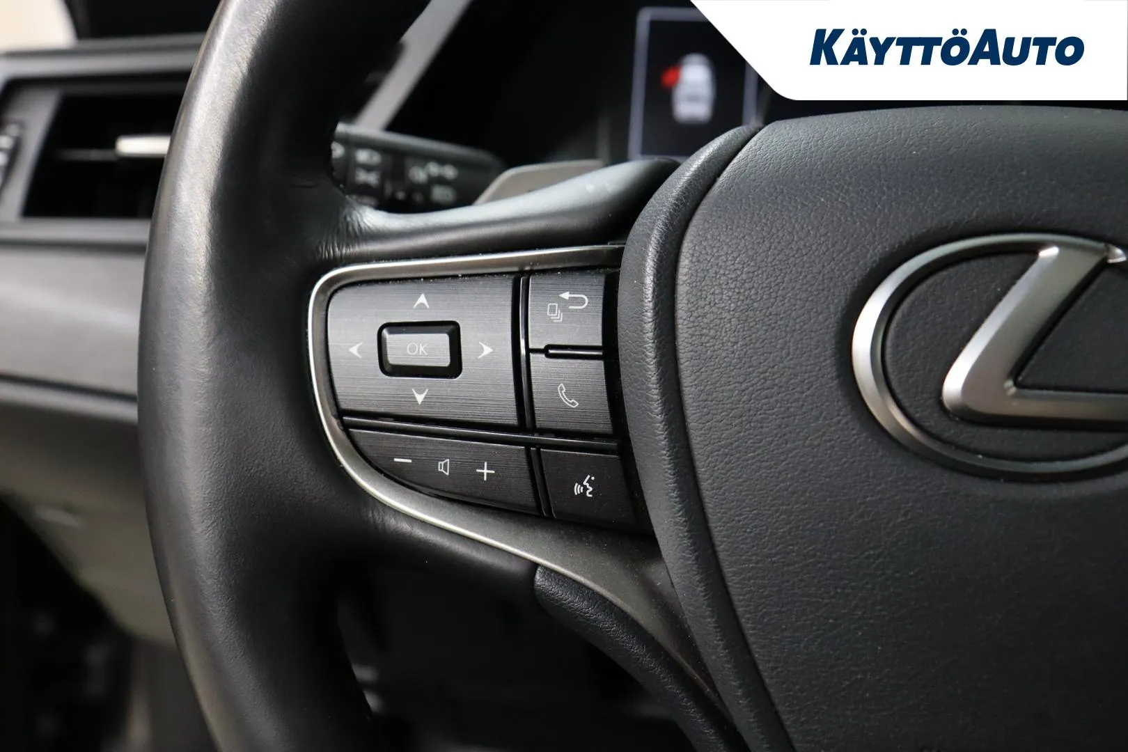 Lexus ES YXY-688 carousel image