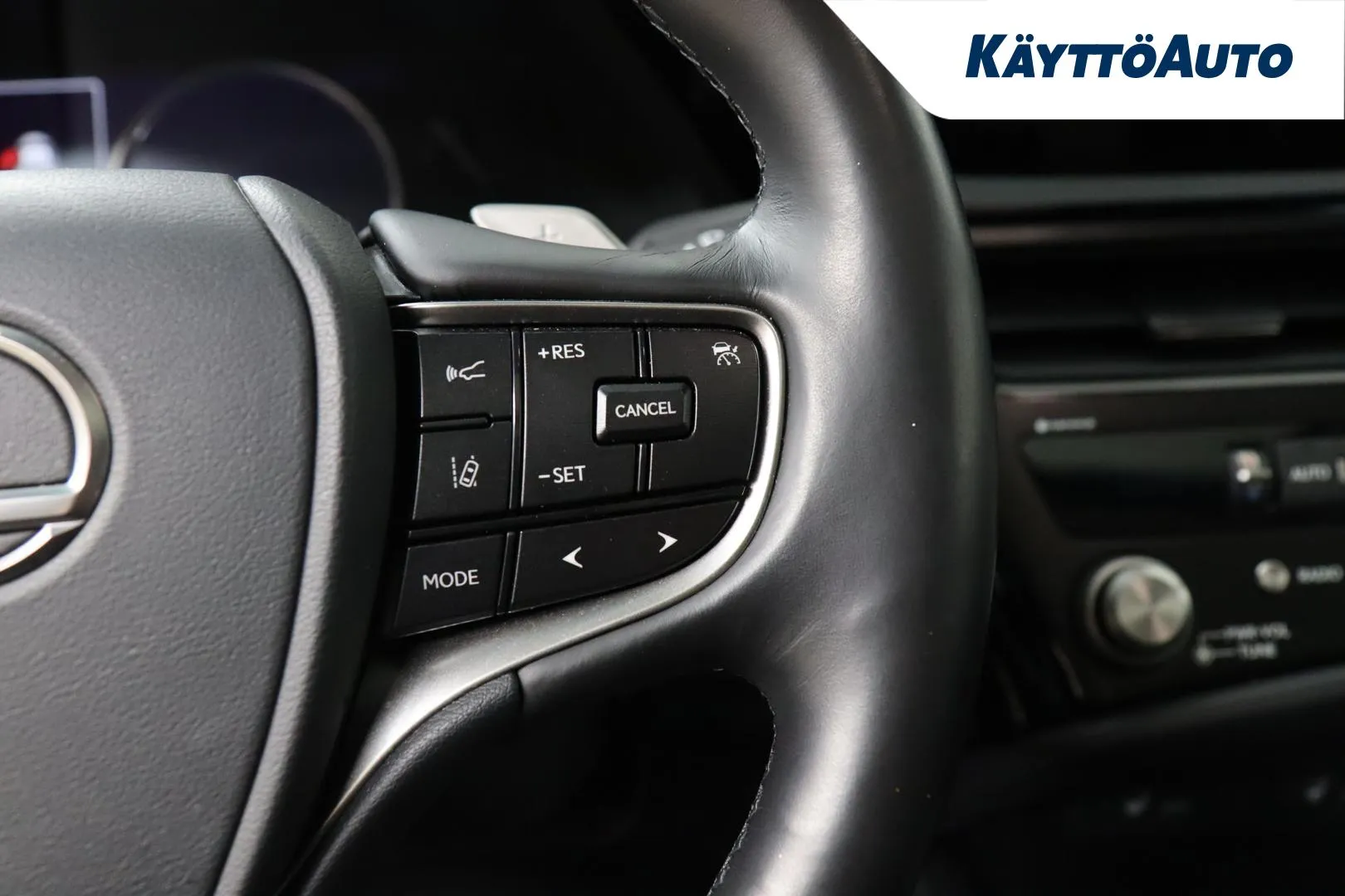 Lexus ES YXY-688 carousel image