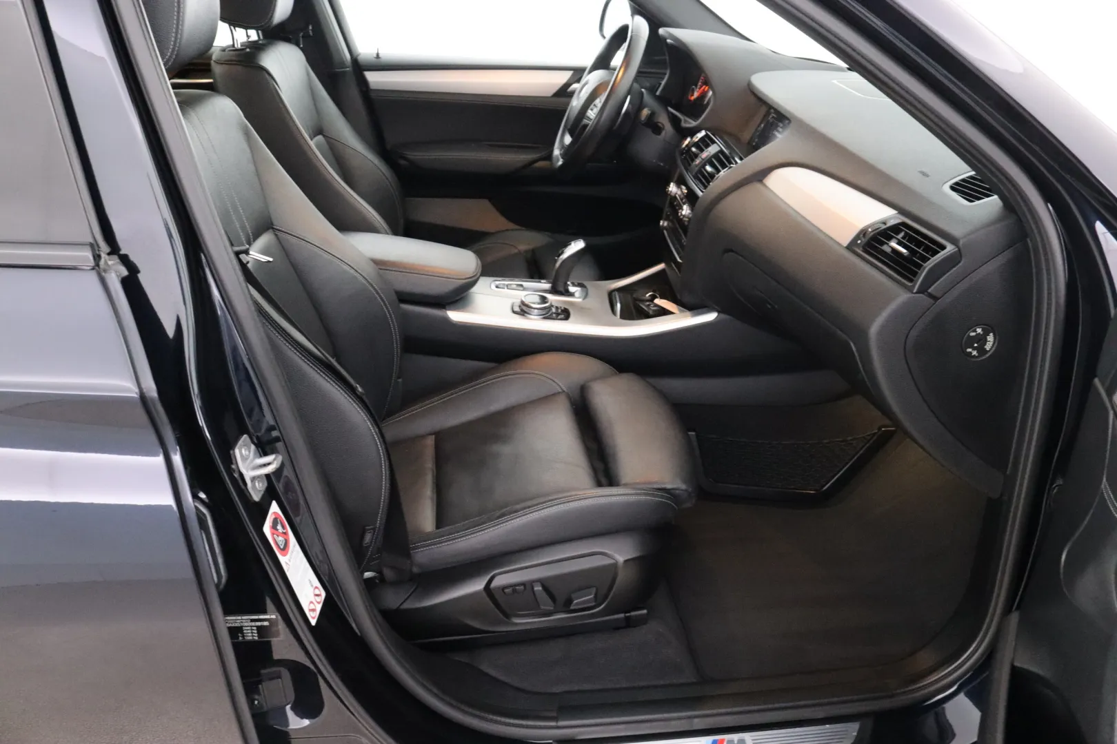 BMW X4 ESM-547 carousel image