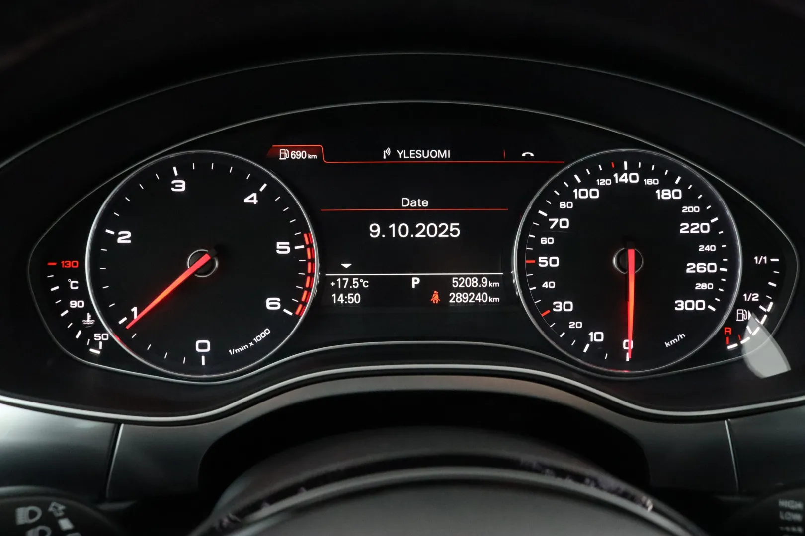 AUDI A6 BRN-298 carousel image