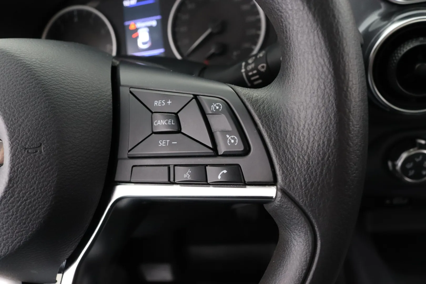 NISSAN Juke XRE-141 carousel image