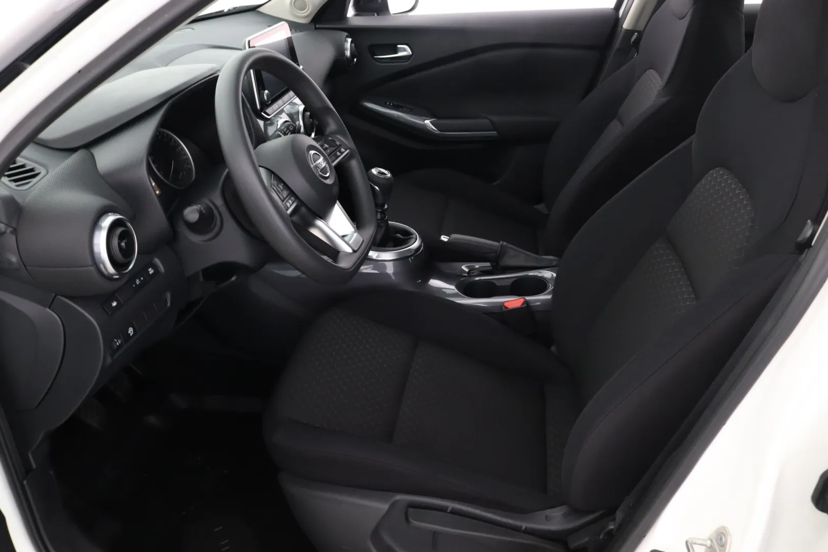 NISSAN Juke XRE-141 carousel image