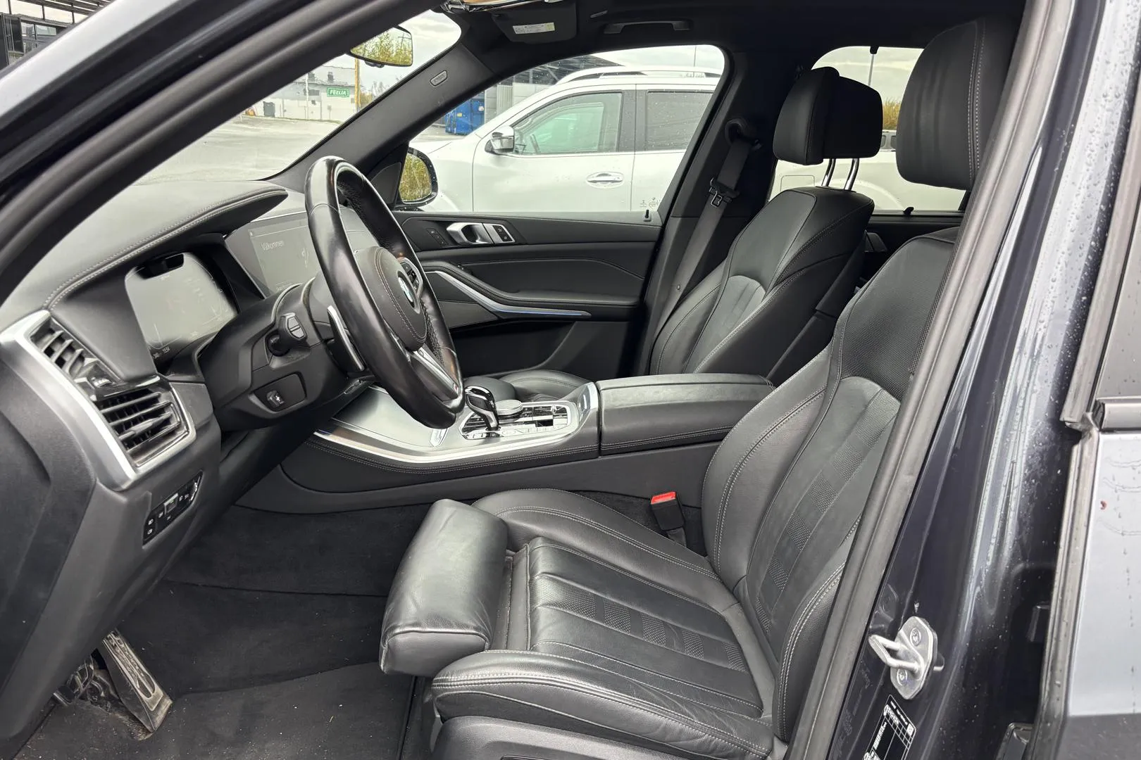BMW X5 XRZ-864 carousel image