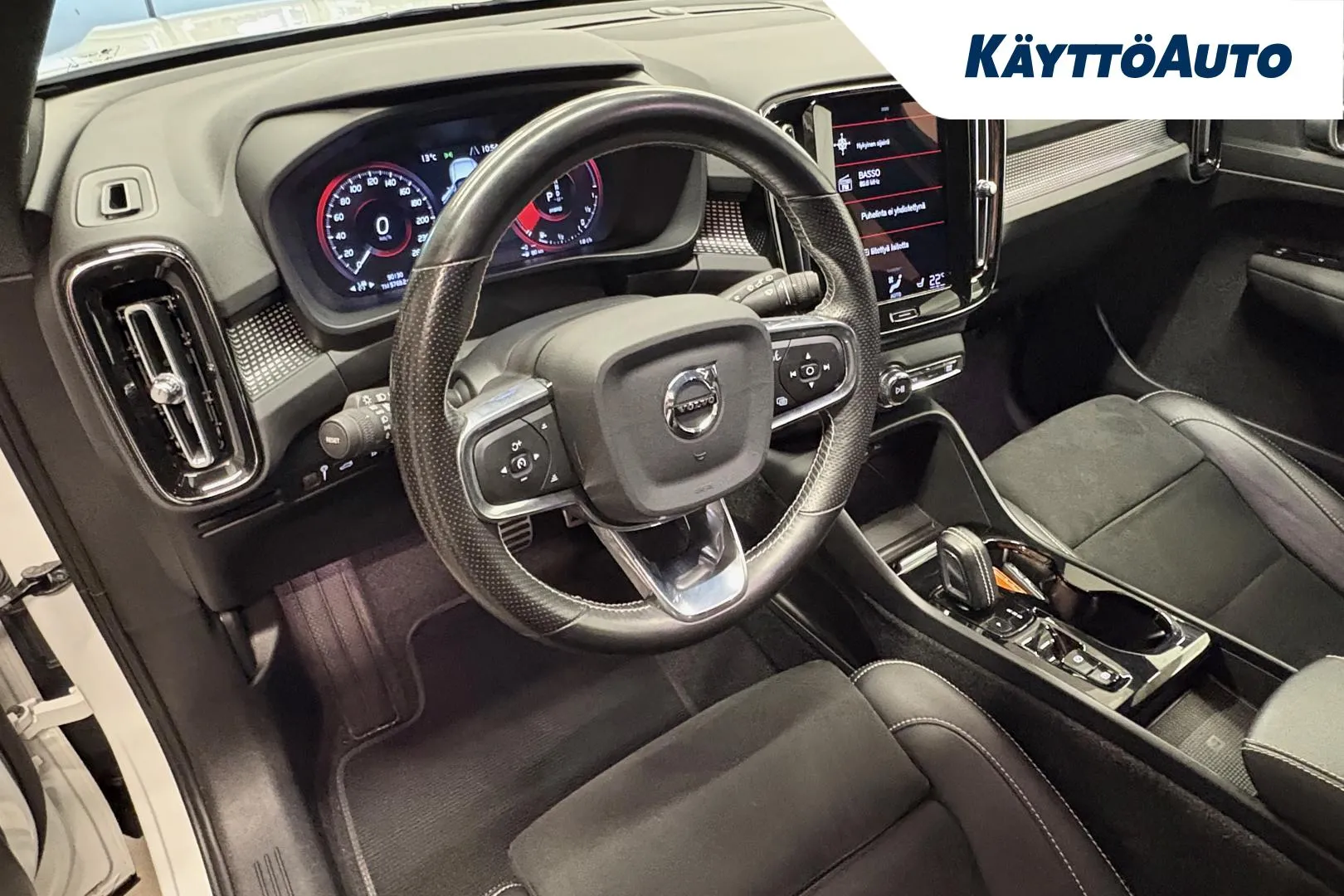 VOLVO XC40 ETS-250 carousel image