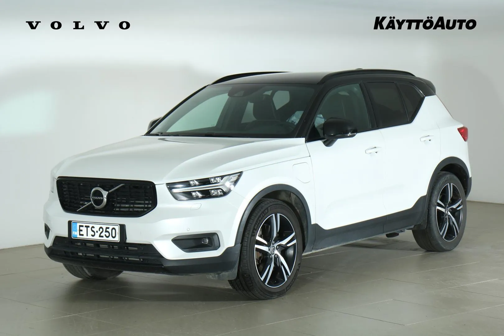 VOLVO XC40 ETS-250 carousel image