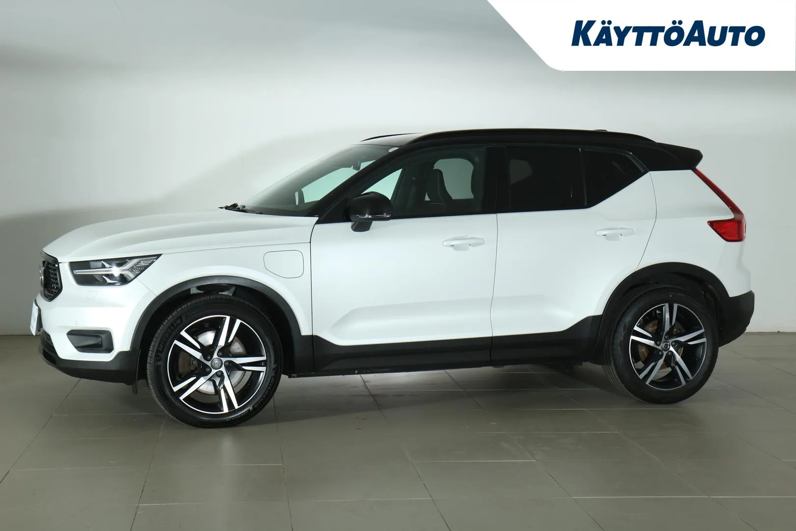VOLVO XC40 ETS-250 carousel image
