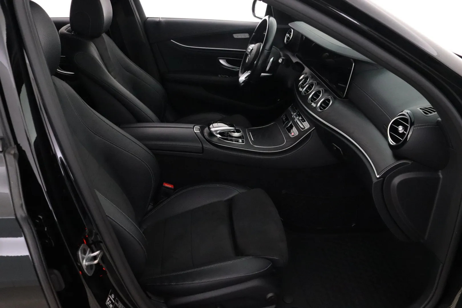 MERCEDES-BENZ E MPO-592 carousel image