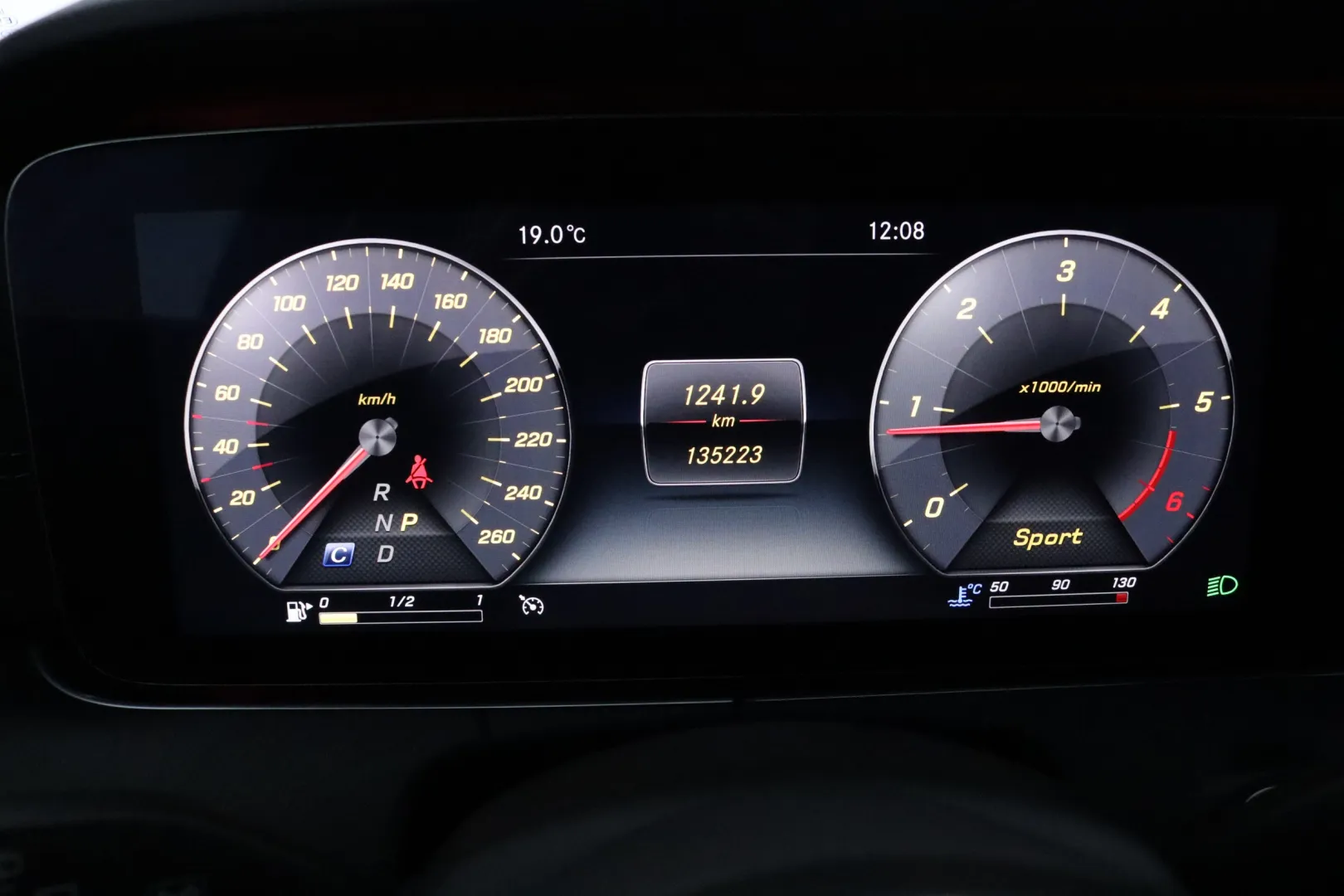 MERCEDES-BENZ E MPO-592 carousel image