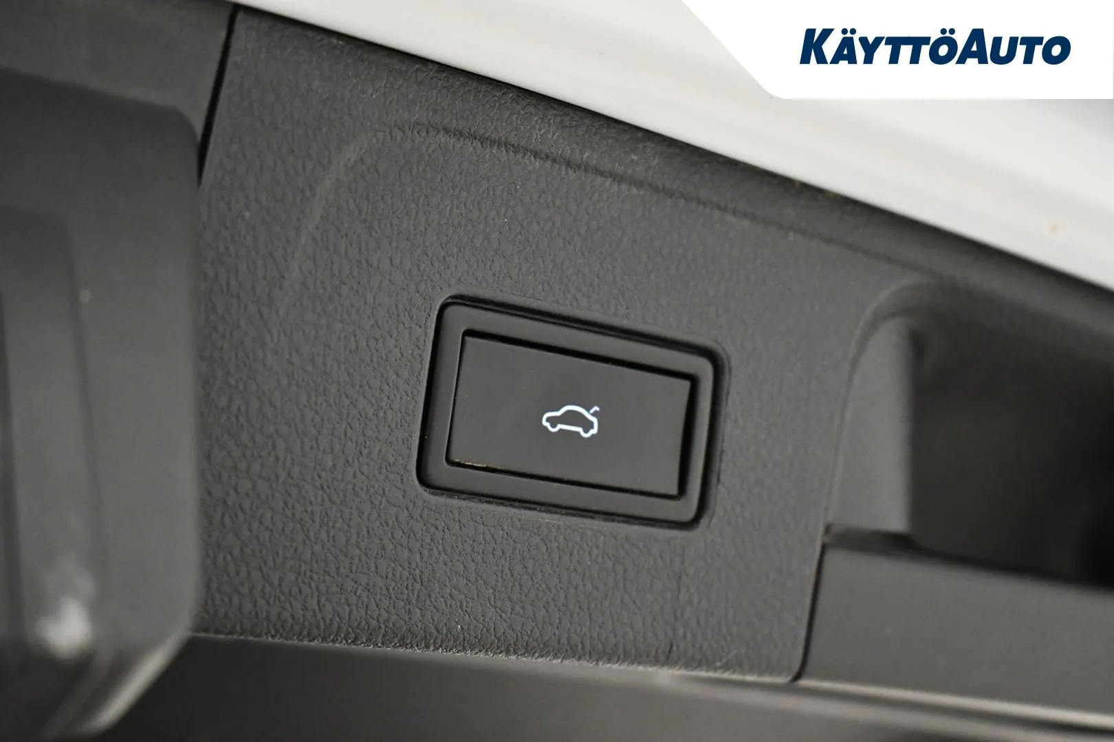 VOLKSWAGEN Passat CMM-289 carousel image