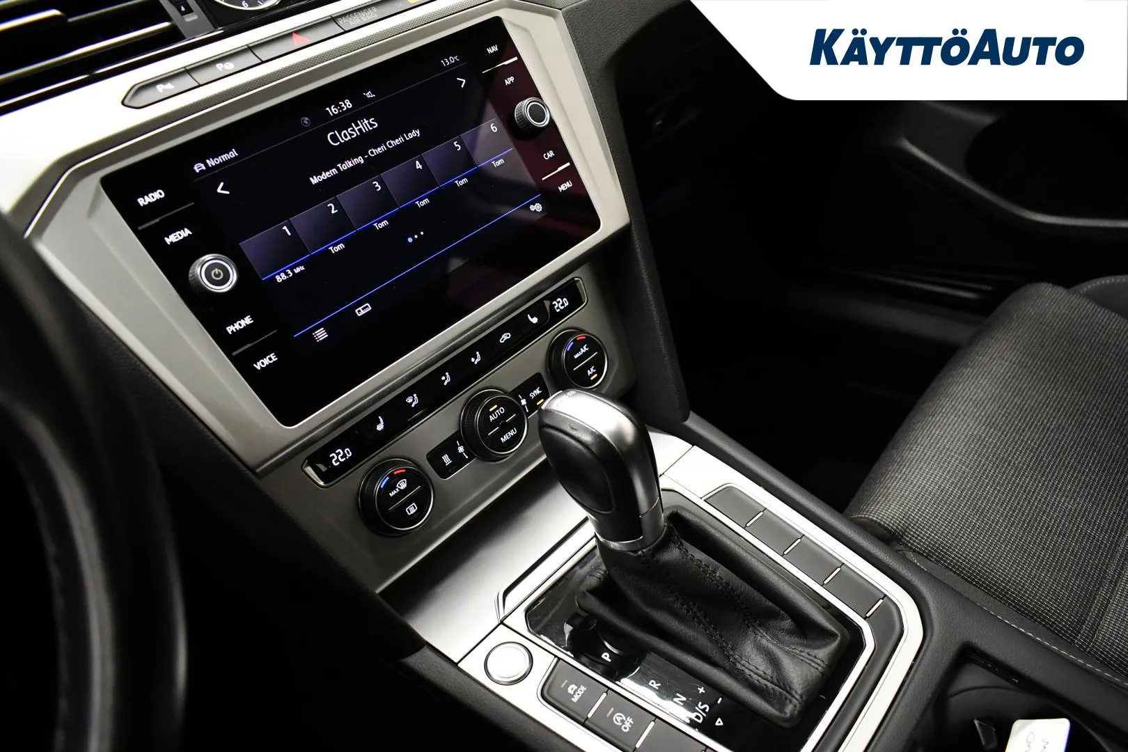 VOLKSWAGEN Passat CMM-289 carousel image