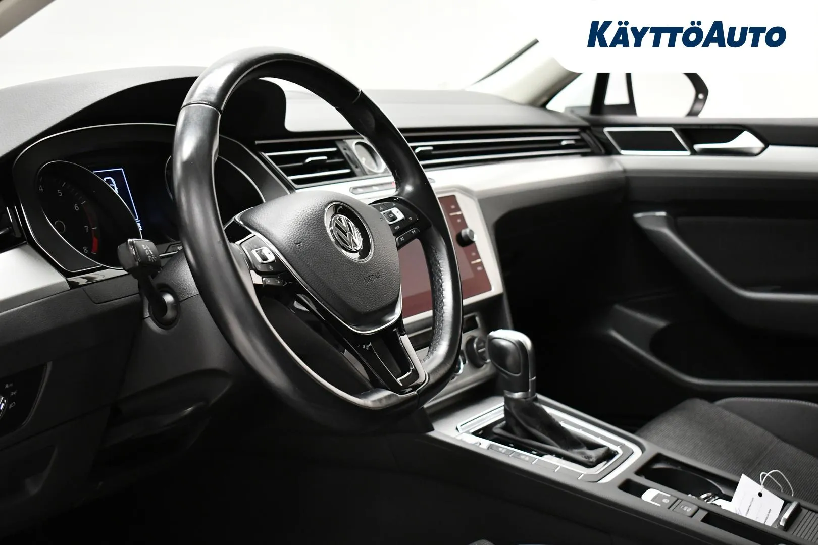 VOLKSWAGEN Passat CMM-289 carousel image