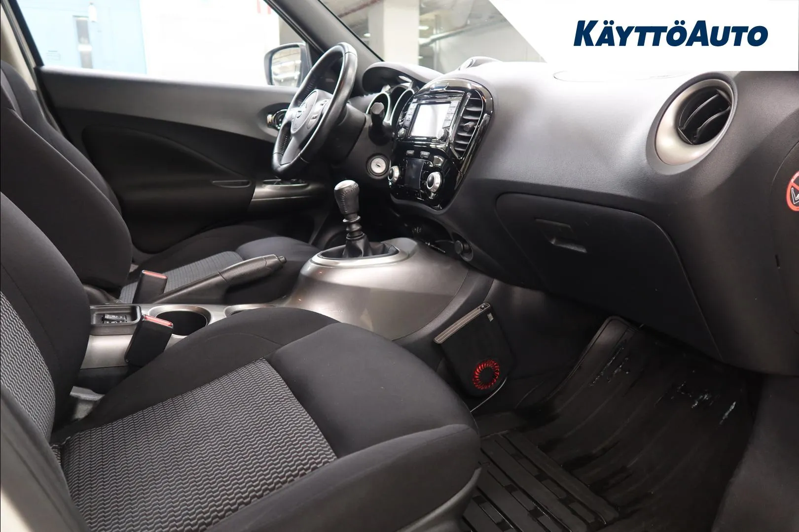 Nissan Juke CJN-833 carousel image