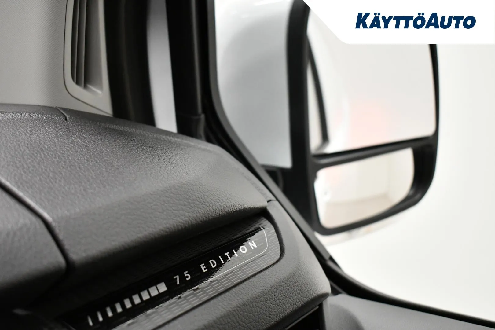 Volkswagen Transporter XVZ-834 carousel image