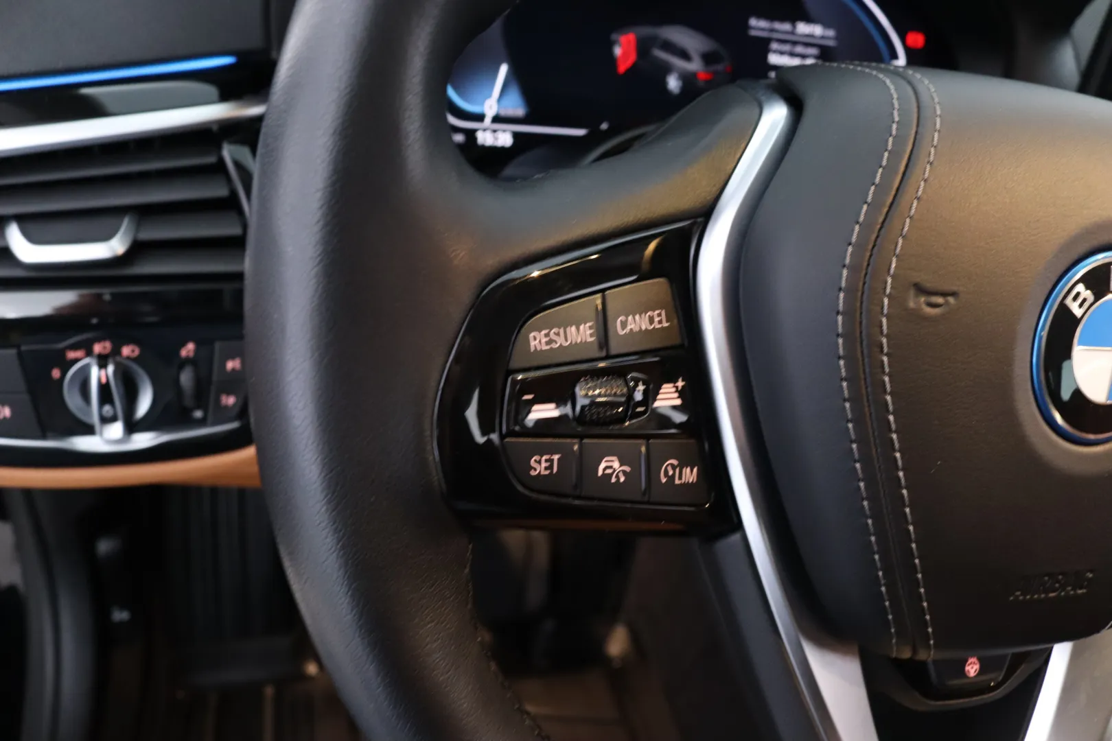 BMW 530 JTS-261 carousel image