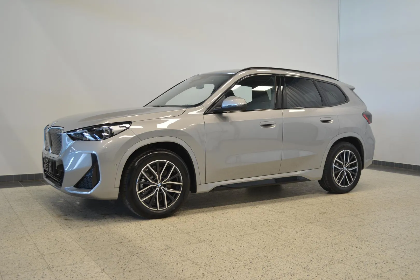 BMW iX1 ISR-534 carousel image