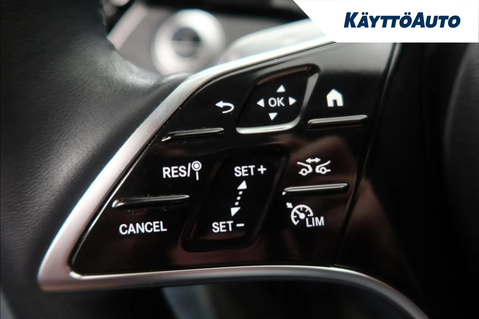 Mercedes-Benz E FSC-800 carousel image