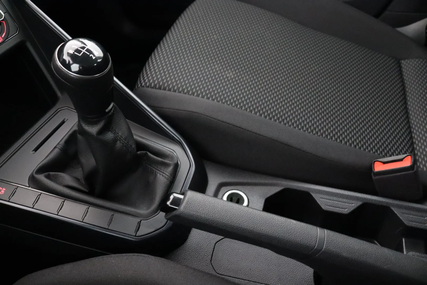 VOLKSWAGEN Polo ERJ-851 carousel image