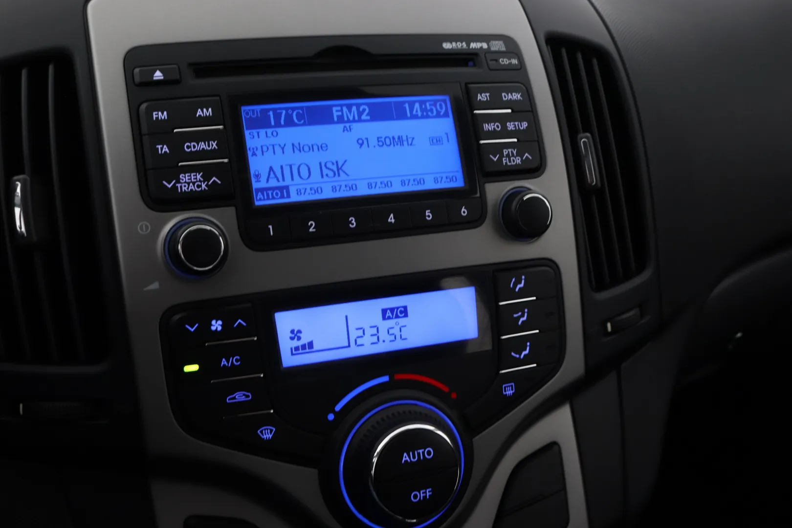 HYUNDAI i30 TCY-388 carousel image