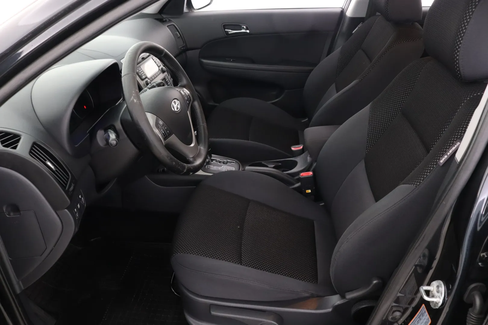 HYUNDAI i30 TCY-388 carousel image