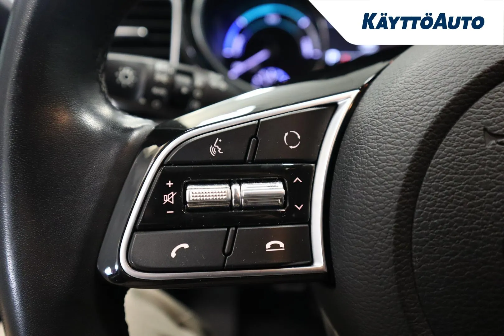 KIA XCeed LPA-603 carousel image