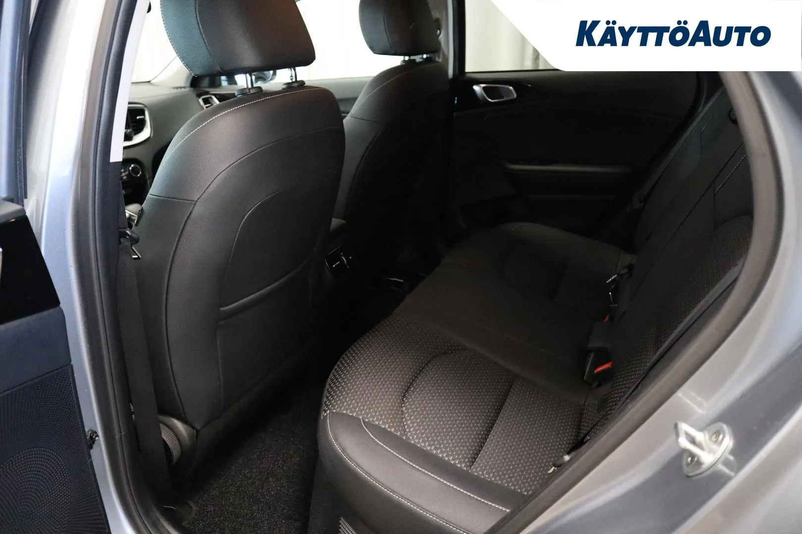 KIA XCeed LPA-603 carousel image