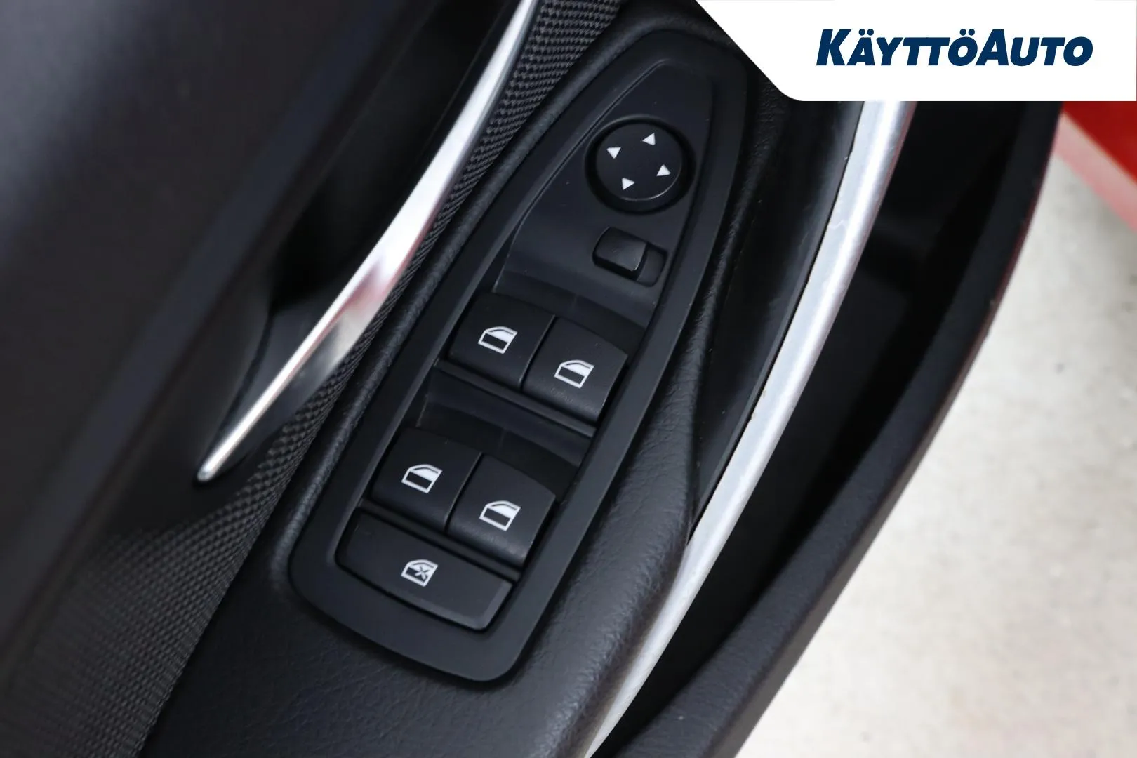 BMW 320 SNM-745 carousel image