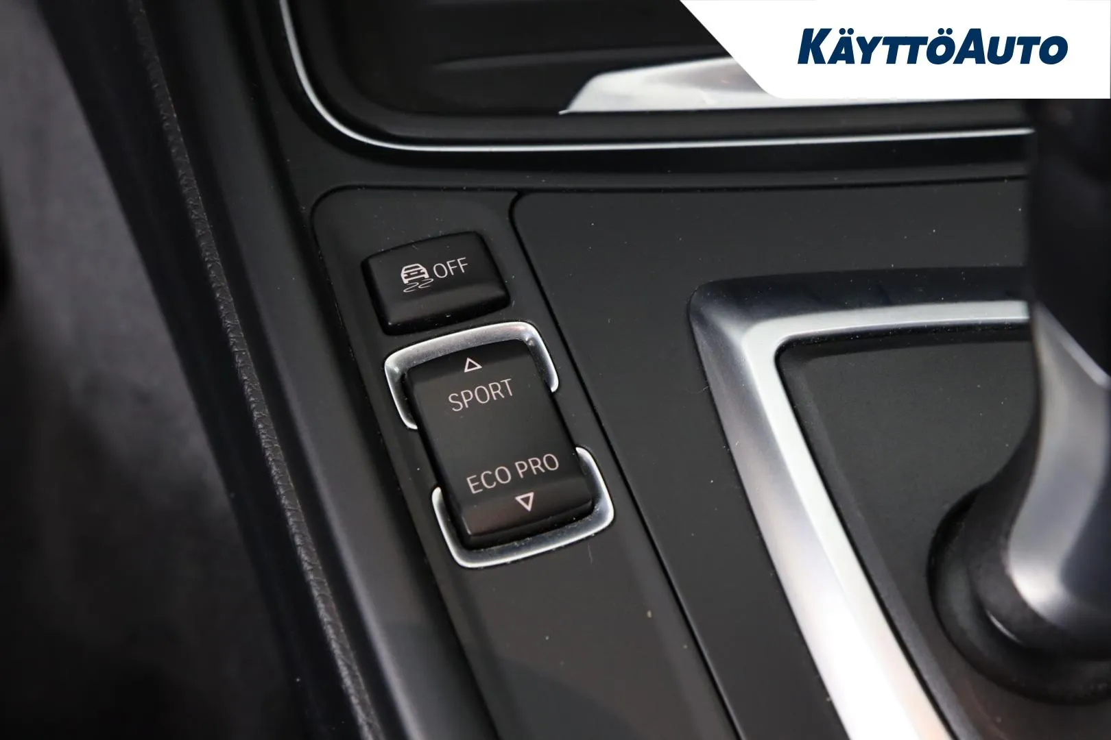 BMW 320 SNM-745 carousel image