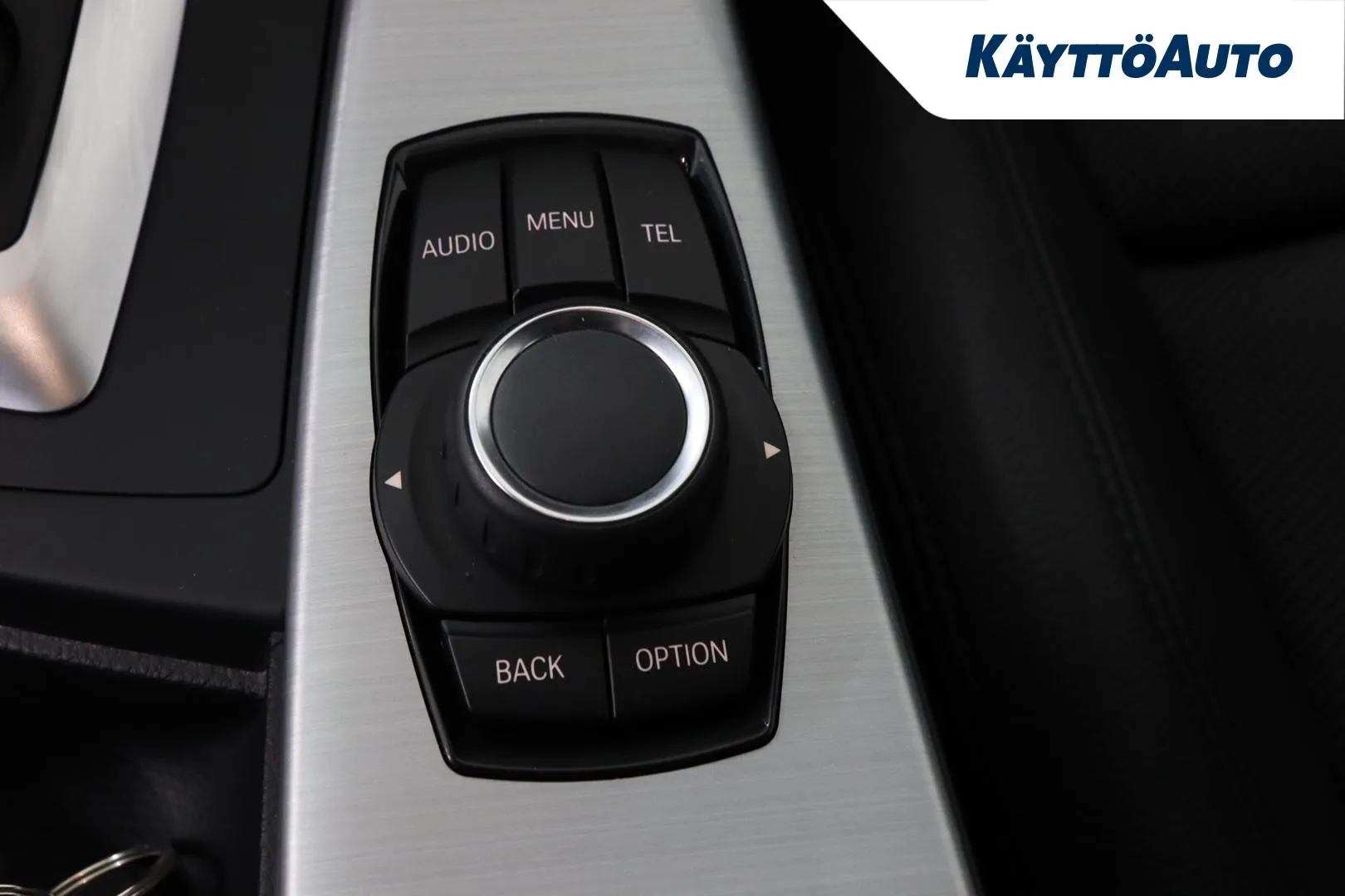 BMW 320 SNM-745 carousel image