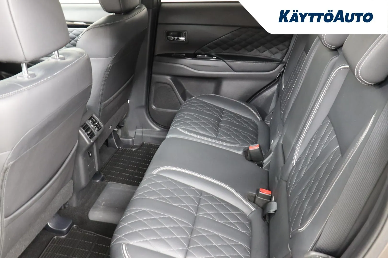 MITSUBISHI Outlander PHEV CMK-699 carousel image