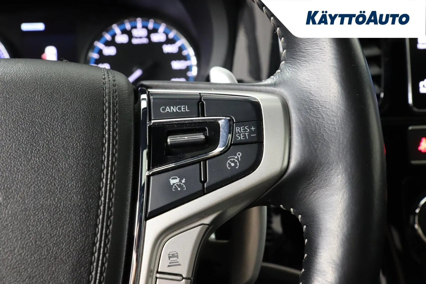 MITSUBISHI Outlander PHEV CMK-699 carousel image