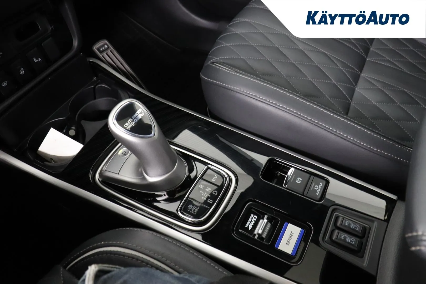 MITSUBISHI Outlander PHEV CMK-699 carousel image