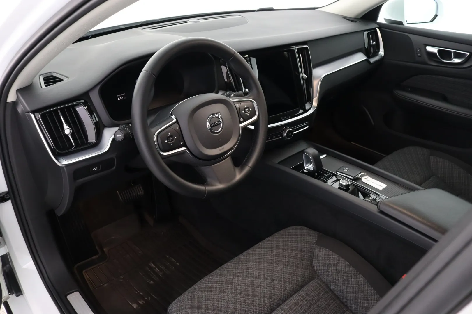 Volvo V60 SYY-446 carousel image
