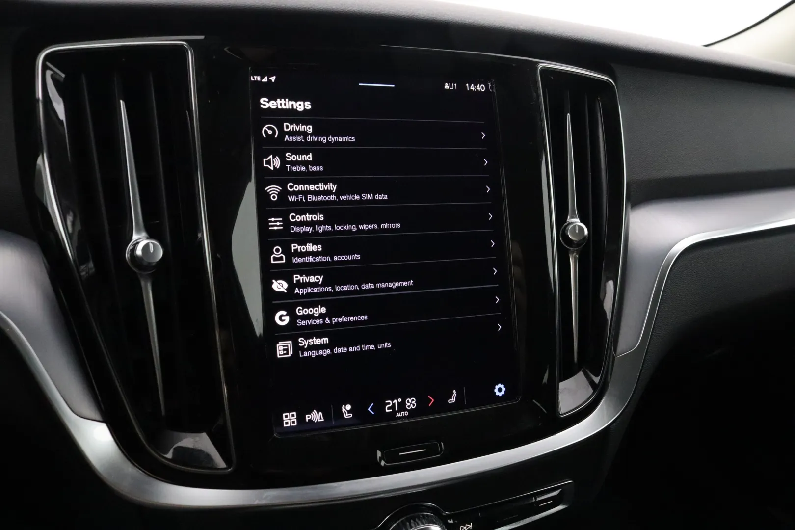 Volvo V60 SYY-446 carousel image