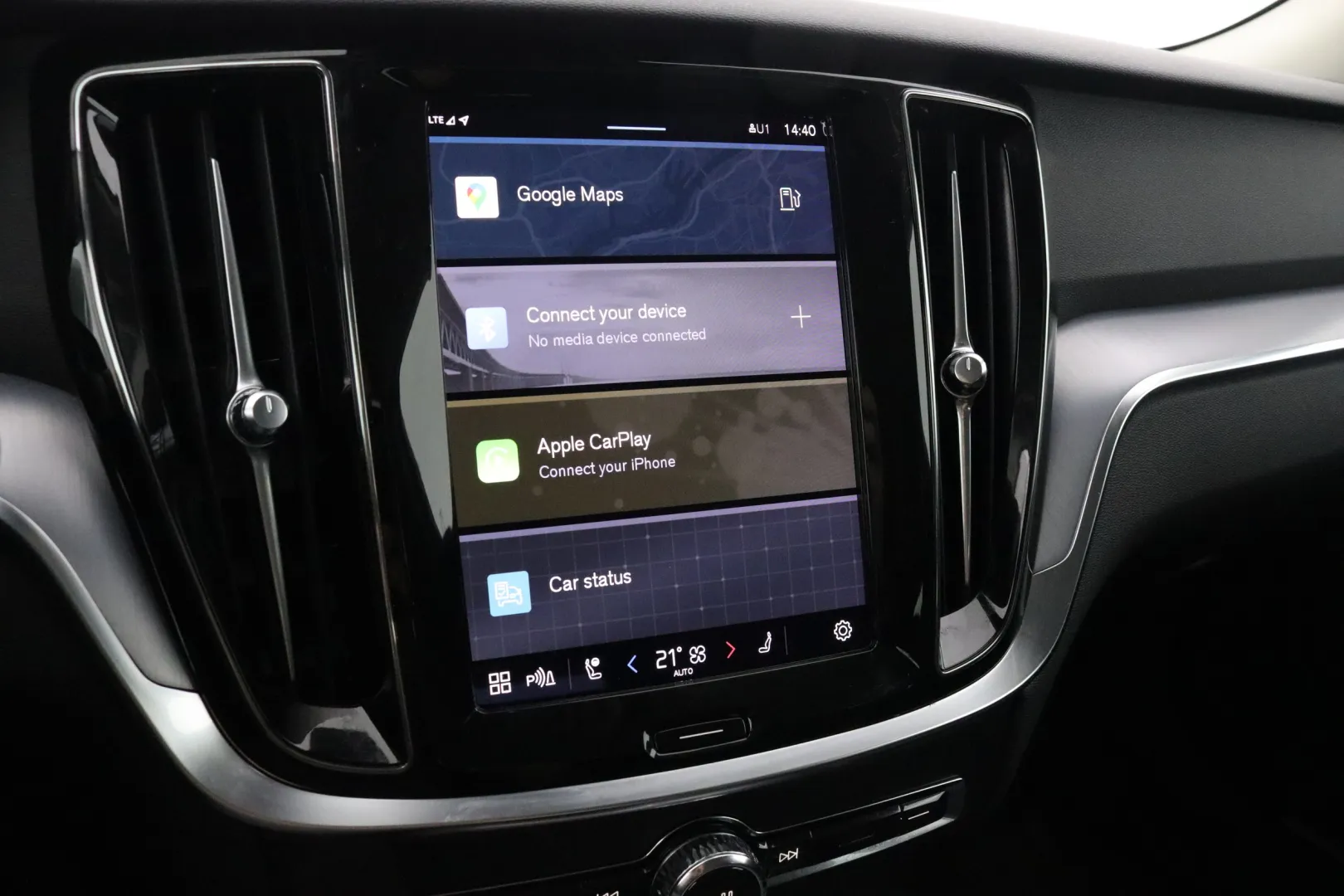 Volvo V60 SYY-446 carousel image