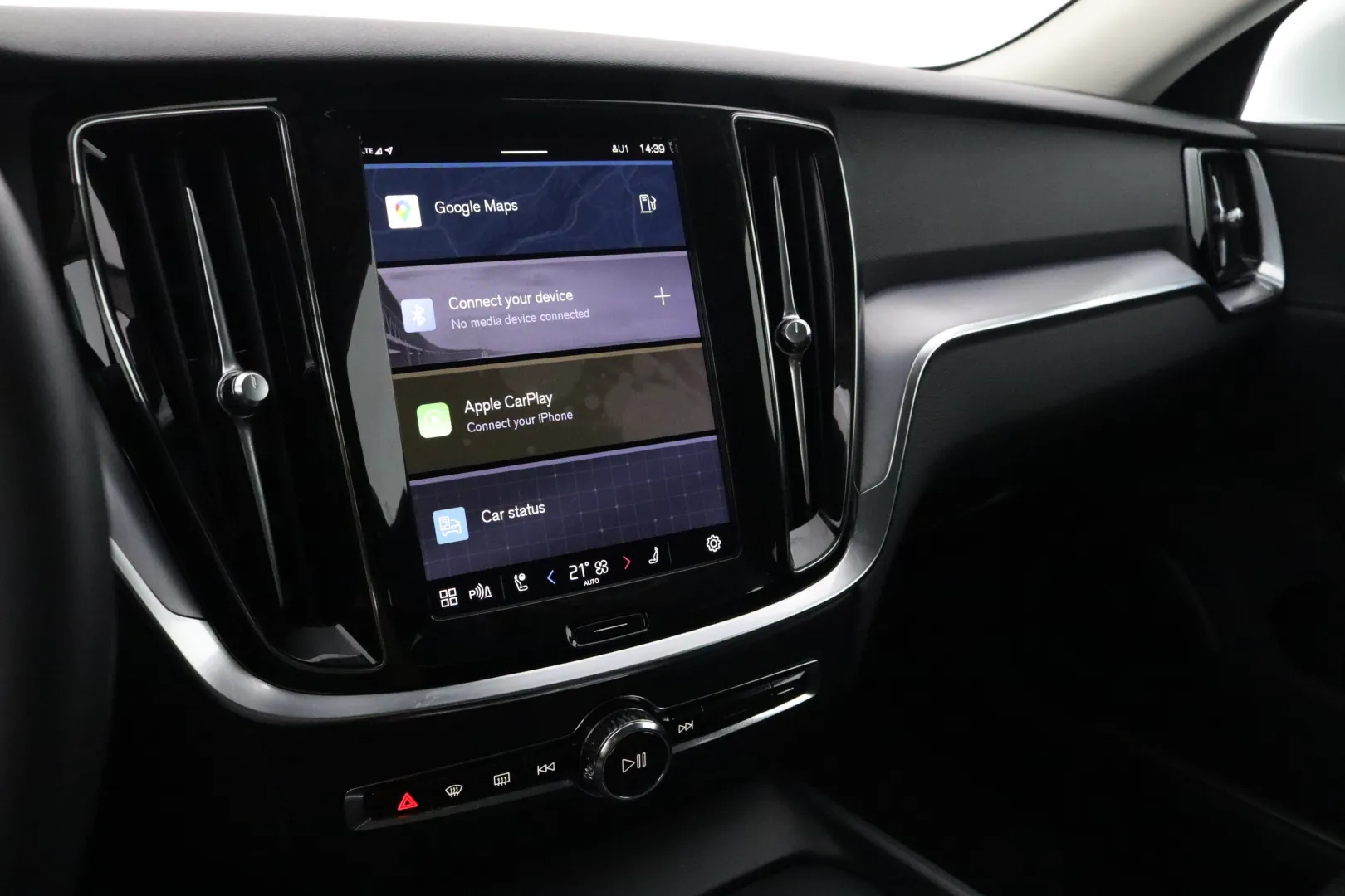 Volvo V60 SYY-446 carousel image