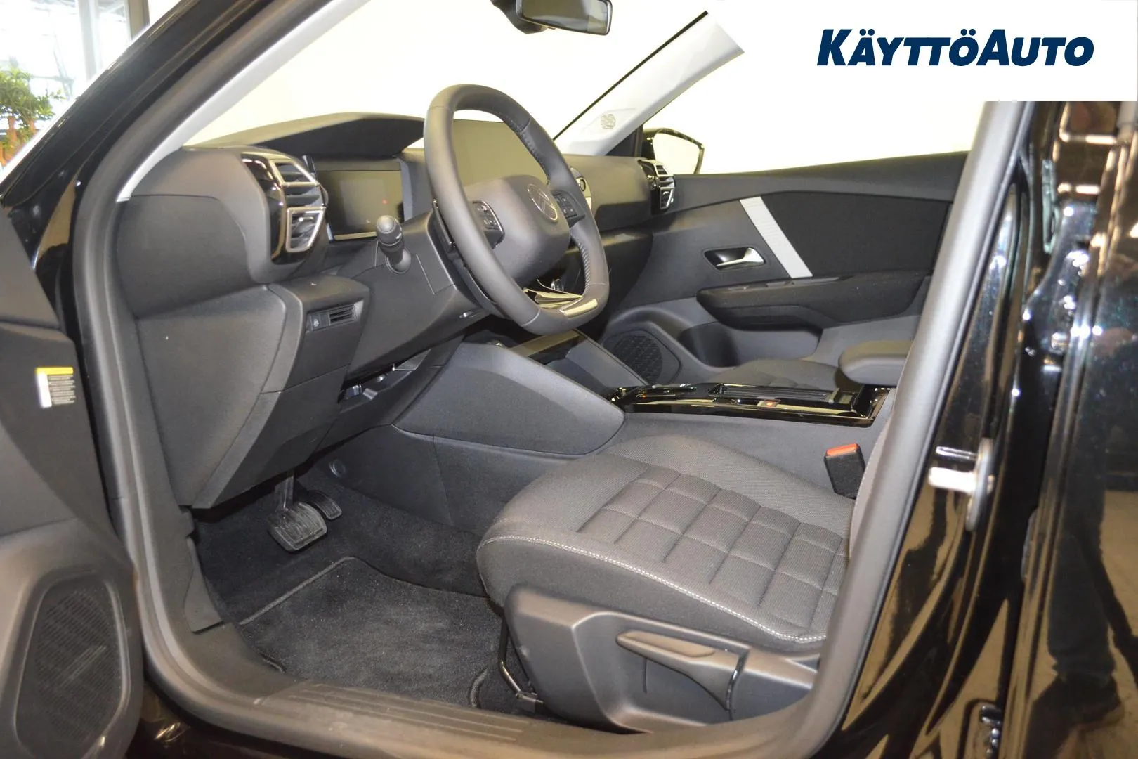 Citroen C4 ISR-220 carousel image