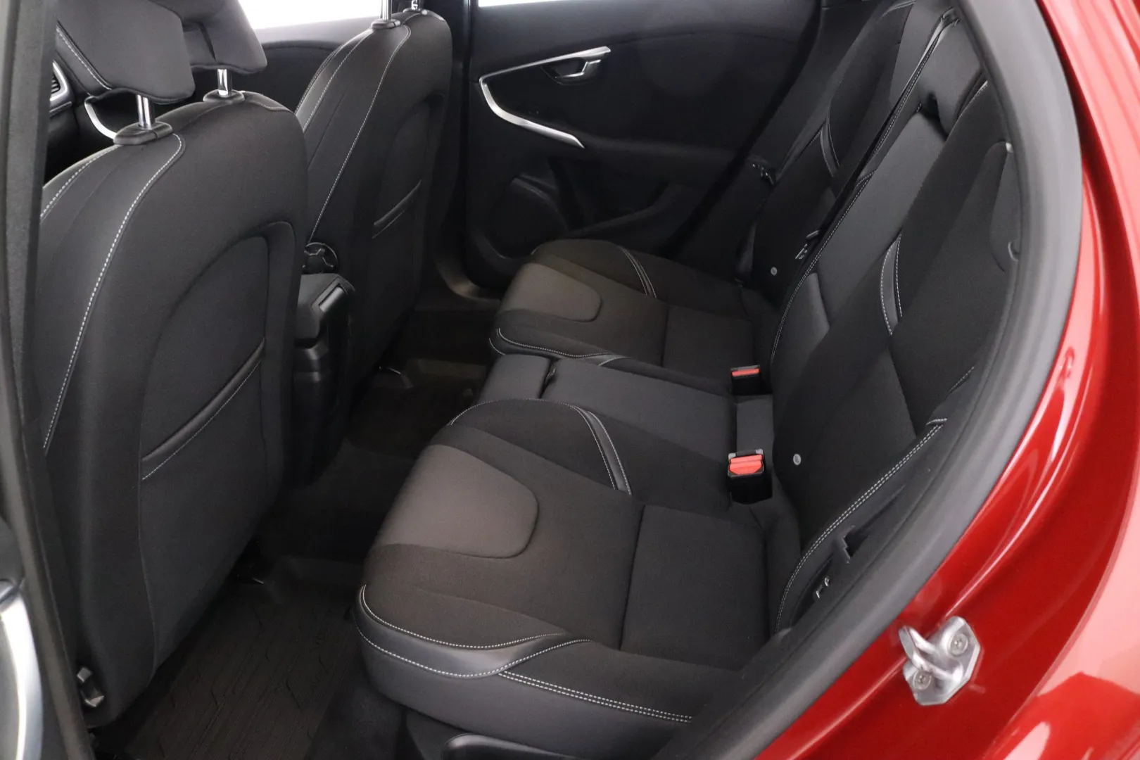 VOLVO V40 VXP-716 carousel image